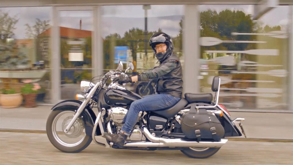 Screenshotter--2015filmwizerunkowySMTfromFilmpointonVimeo-0’16”