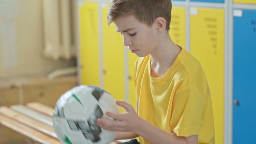 Screenshotter--2017spotwebBadzkumplemniedokuczajfromFilmpointonVimeo-0’17”