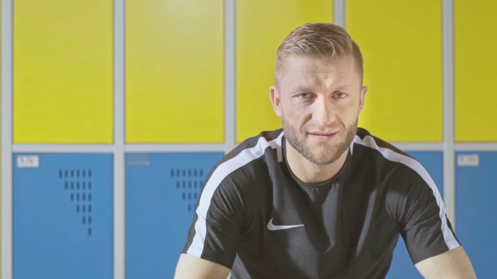 Screenshotter--2017spotwebBadzkumplemniedokuczajfromFilmpointonVimeo-0’35”