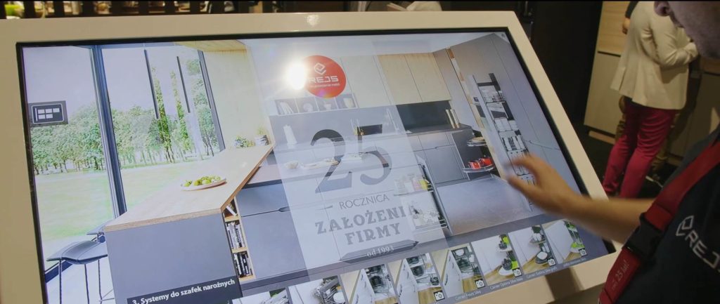 Screenshotter--2018relacjaRejsonVimeo-0’52”