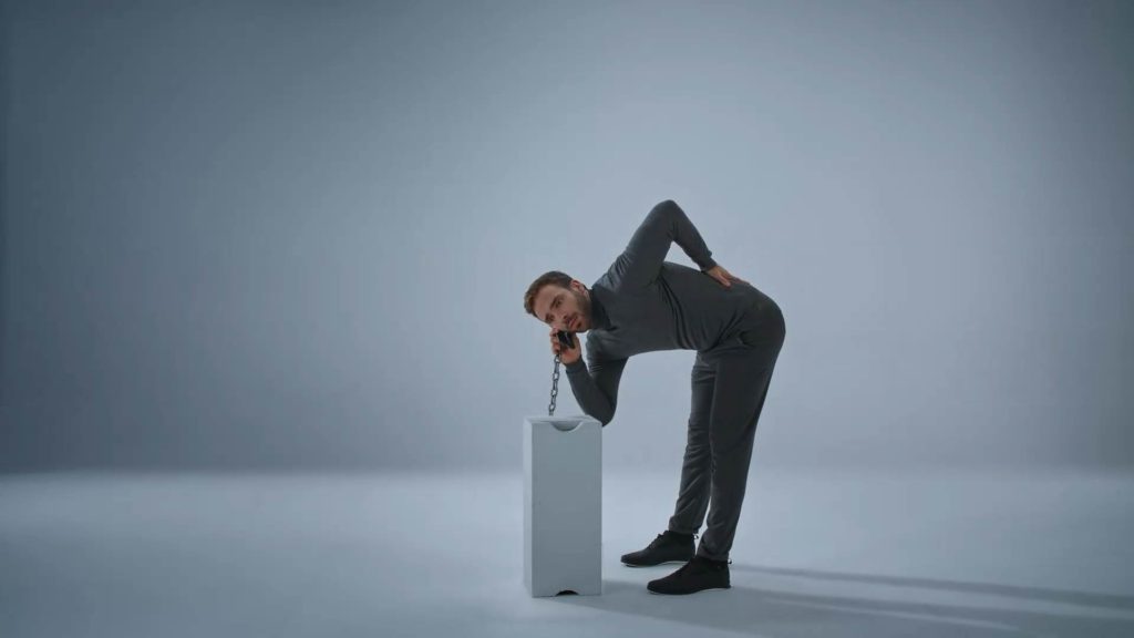 Screenshotter--LycamobileTVC30sfromFilmpointonVimeo-0’07”