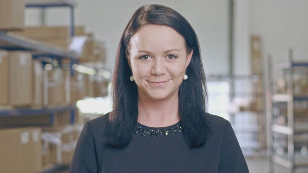 Screenshotter--SchoenbergerJaroliftcorporatevideofromFilmpointonVimeo-0’19”